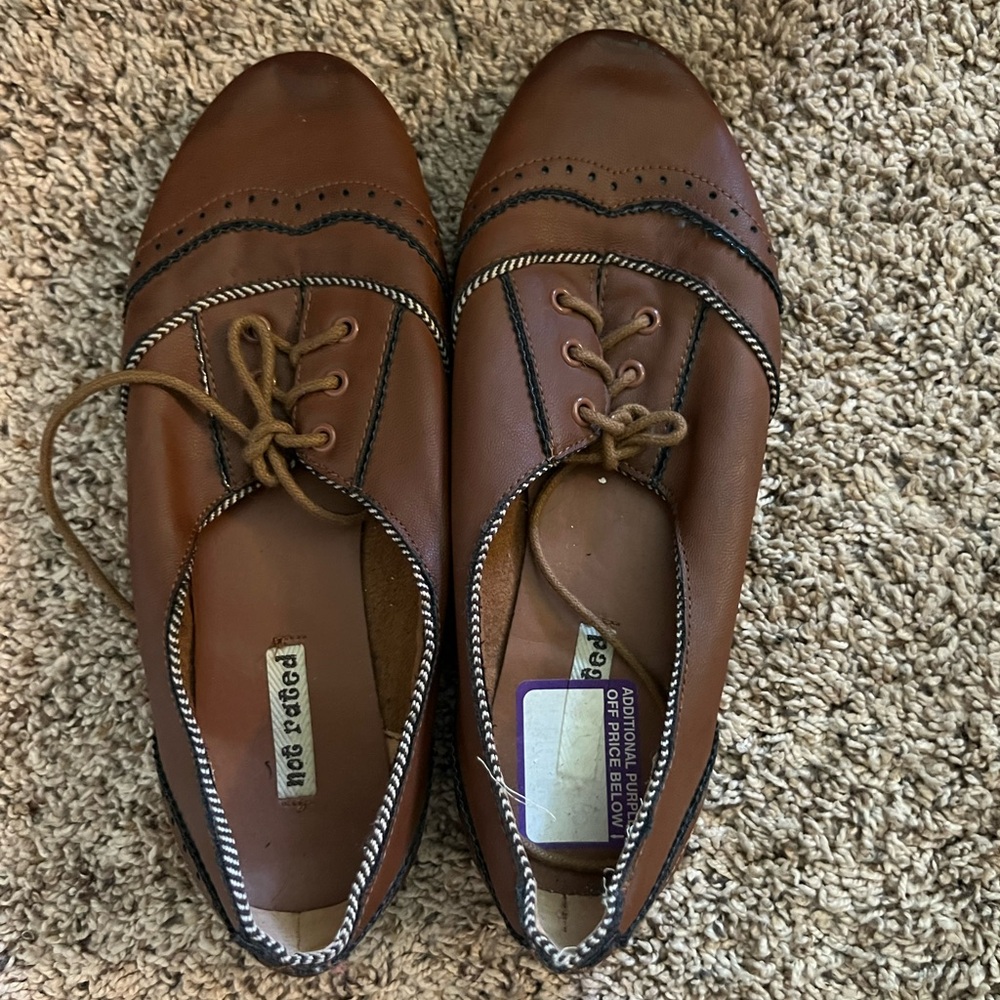 Brown Lace-Up Oxford Shoes